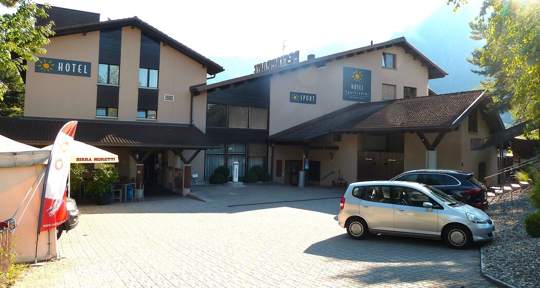 Hotel Aussenansicht 25.JPG