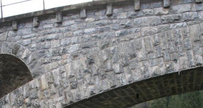 Brücken und Viadukt in Solis