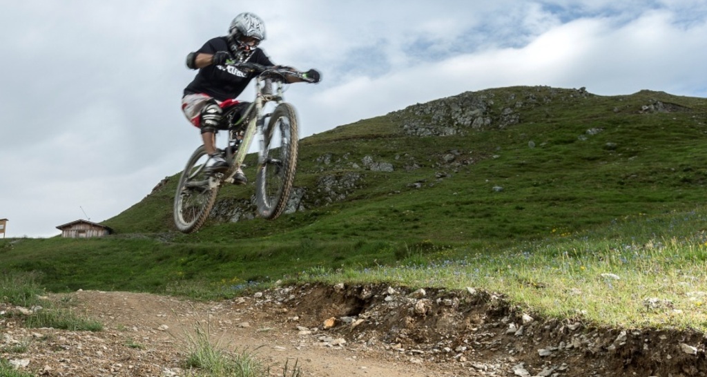 697 Trider Sattel (oua_10738634_image)