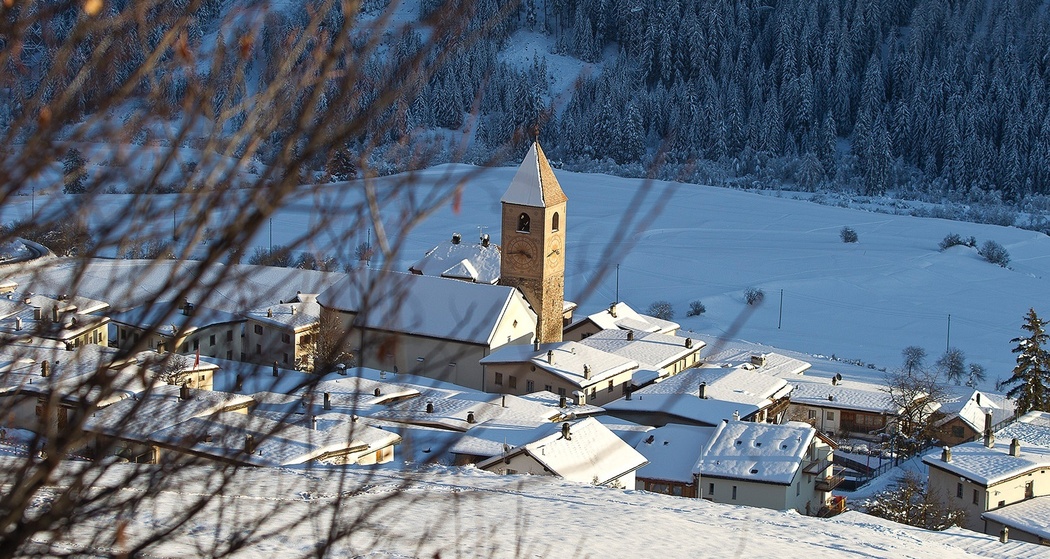 Das Unterengadiner Dorf Ramosch.