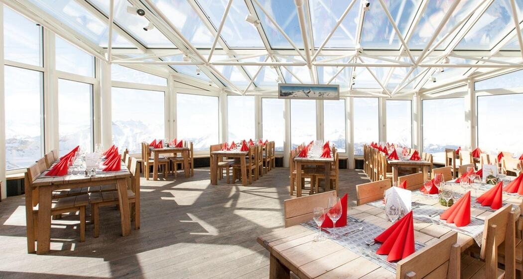 Panoramarestaurant Rothorngipfel innen