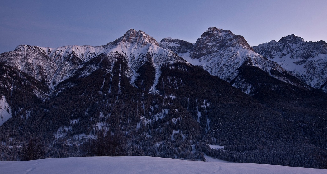 Aussicht über das Tal auf die Unterengadiner Dolomiten