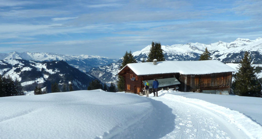 Unterwegs an der Wintersonne oberhalb Tratza