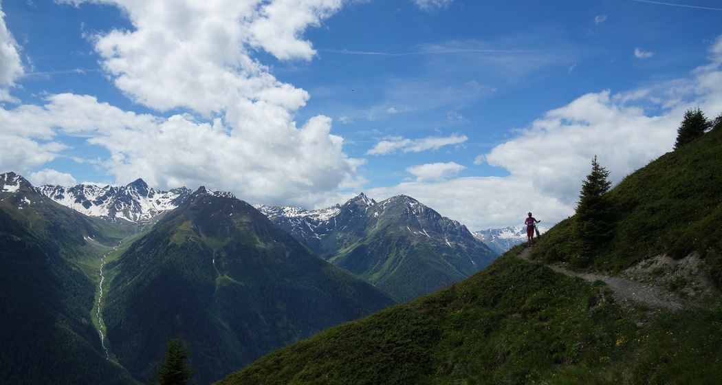 Blick von der Alp Murtera Dadoura Richtung Guarda