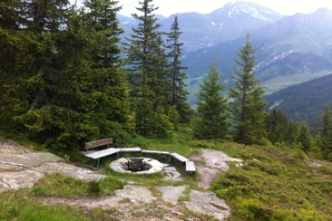 Feuerstelle Kristallloch; Foto: Remo Tönz