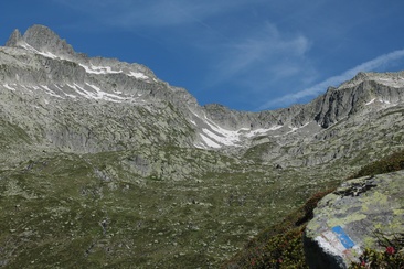 Brunnipass in der Mitte des Bildes