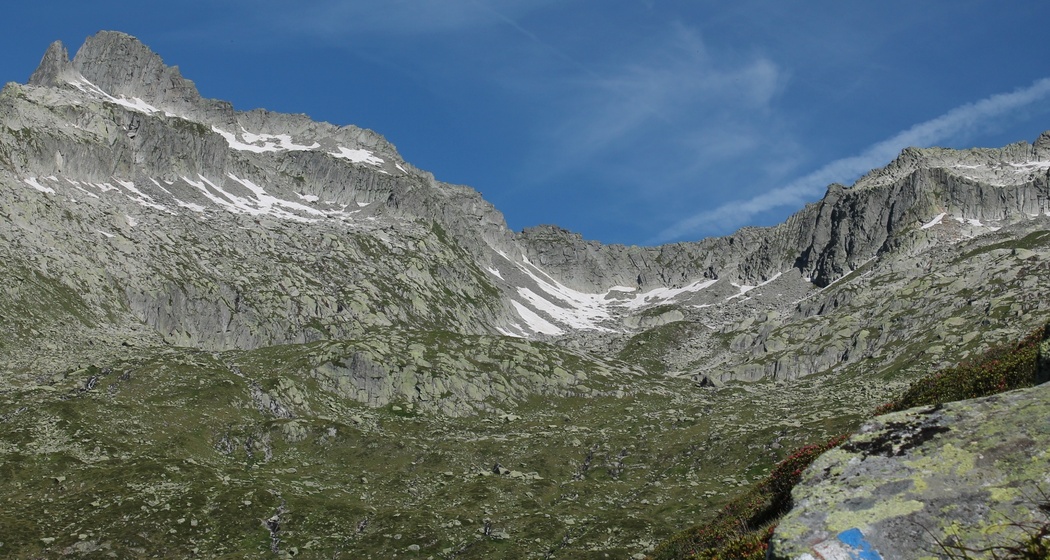 Brunnipass in der Mitte des Bildes