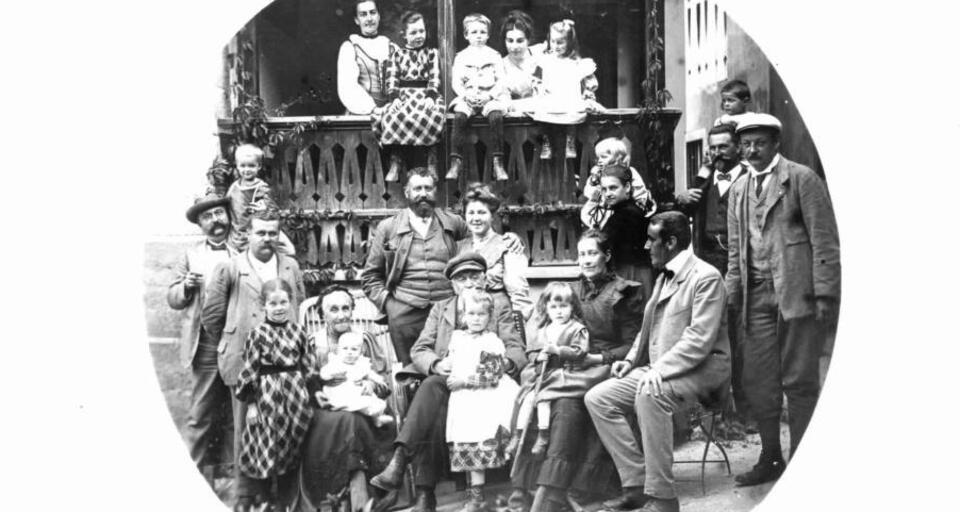 Drei Generationen der Grossfamilie Lorenz.