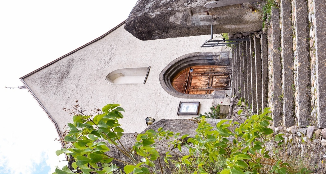 Vom Süesswinkel gelangt man über die Treppe zur reformierten St. Martinskirche.