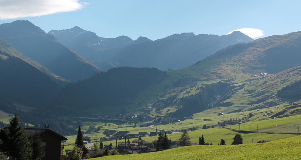 Blick von Sedrun nach Rueras