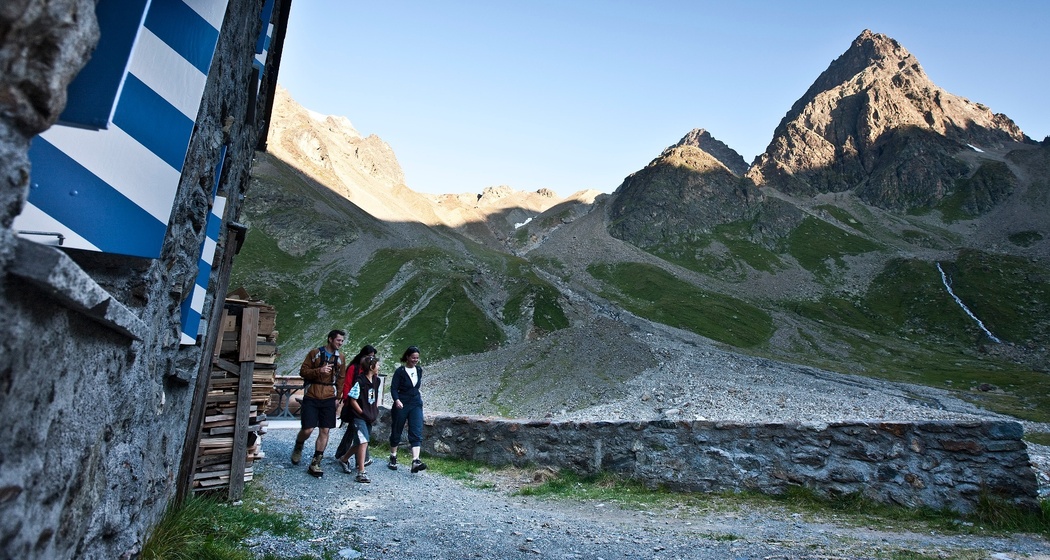 Guarda – Lai Blau – Chamonna Tuoi (oua_17213933_image)