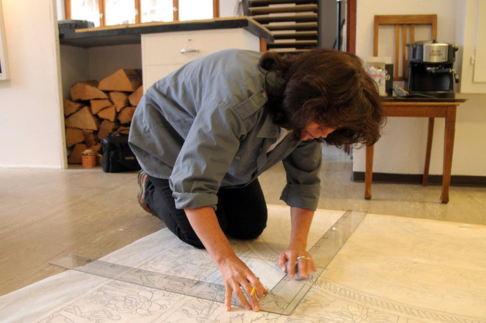 Monika Flütsch während der Arbeit