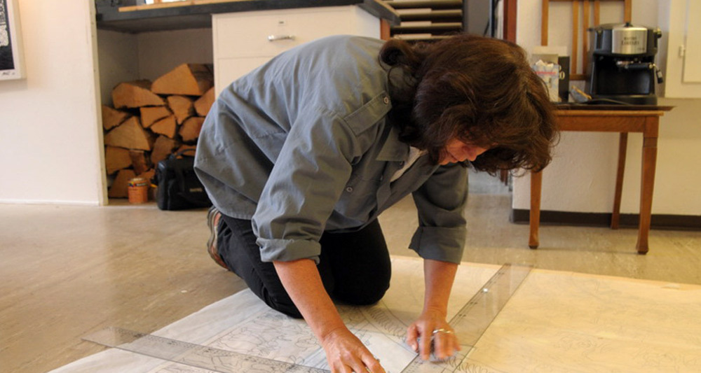 Monika Flütsch während der Arbeit