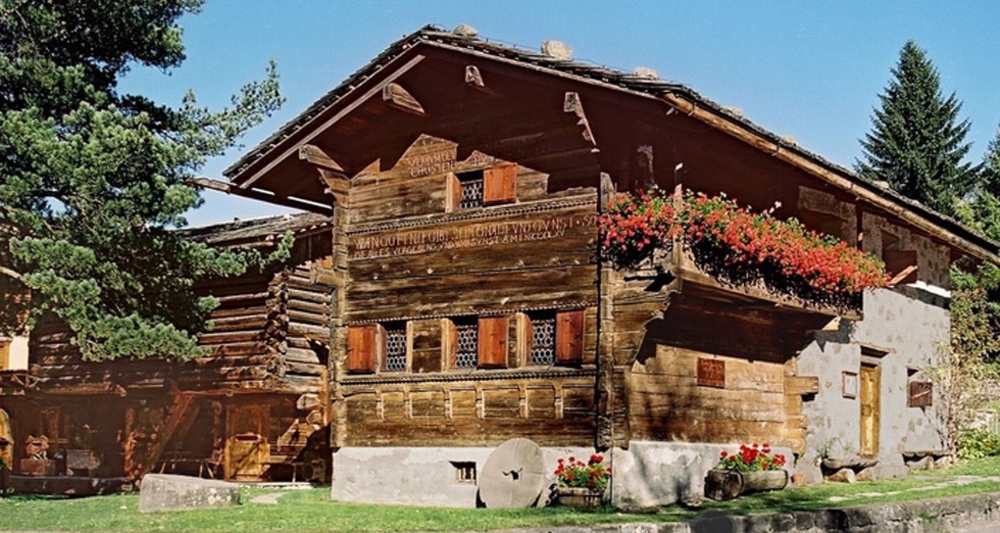 Nutli Hüschi von aussen