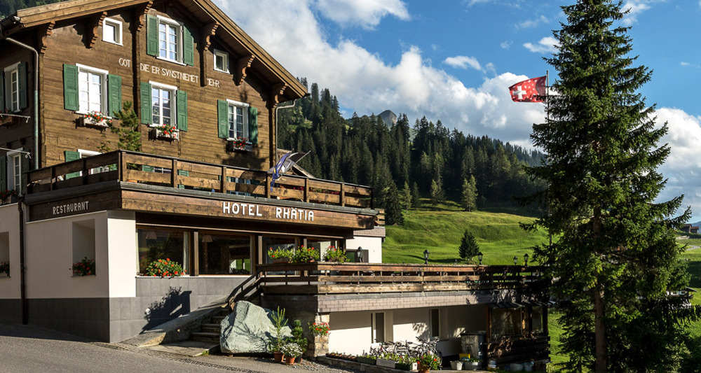 Hotel Rhätia Aussenansicht