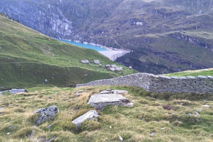 Blick auf Alp Guraletsch; Foto: Remo Tönz