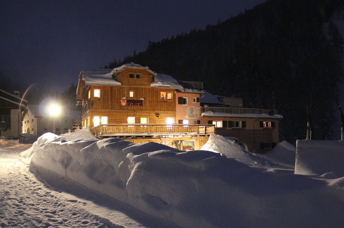 Gasthof Mayor im Val S-charl im Winter