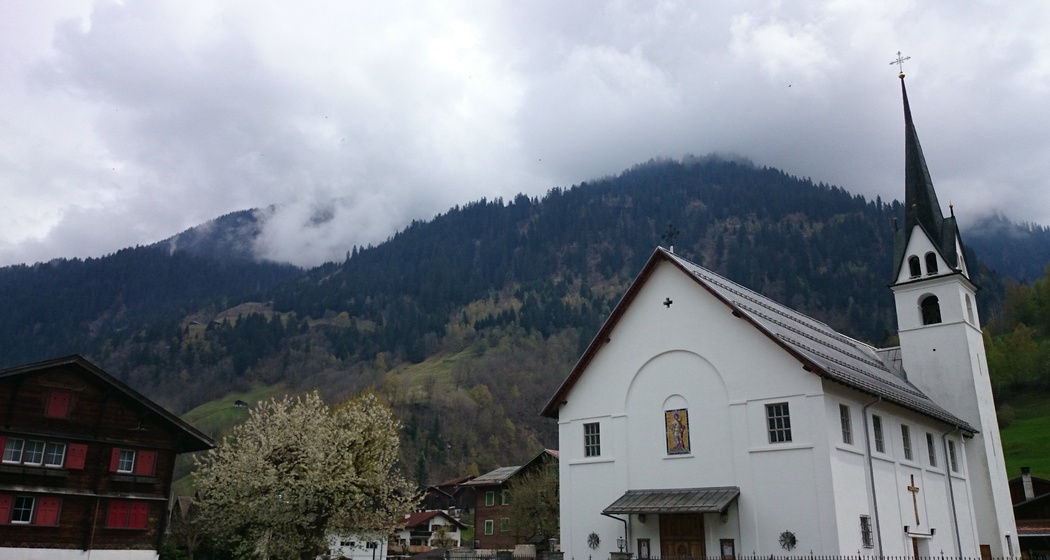 Start bei der Kirche