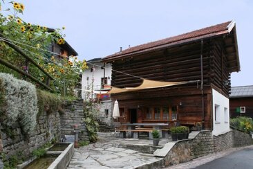 Casa da Luzi in Surcasti