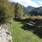 Steingesäumter Weg nach Mompé Medel