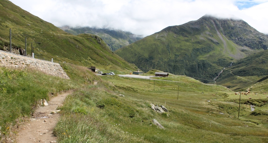 An der Passstrasse entlang