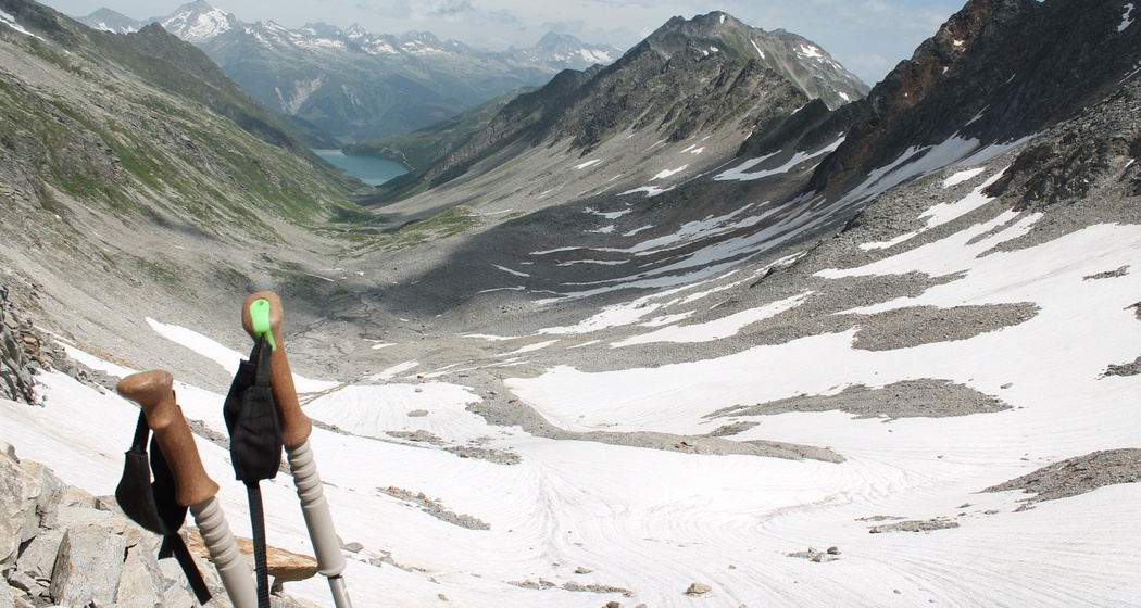 Tiefblick vom Pass Nalps nach Norden