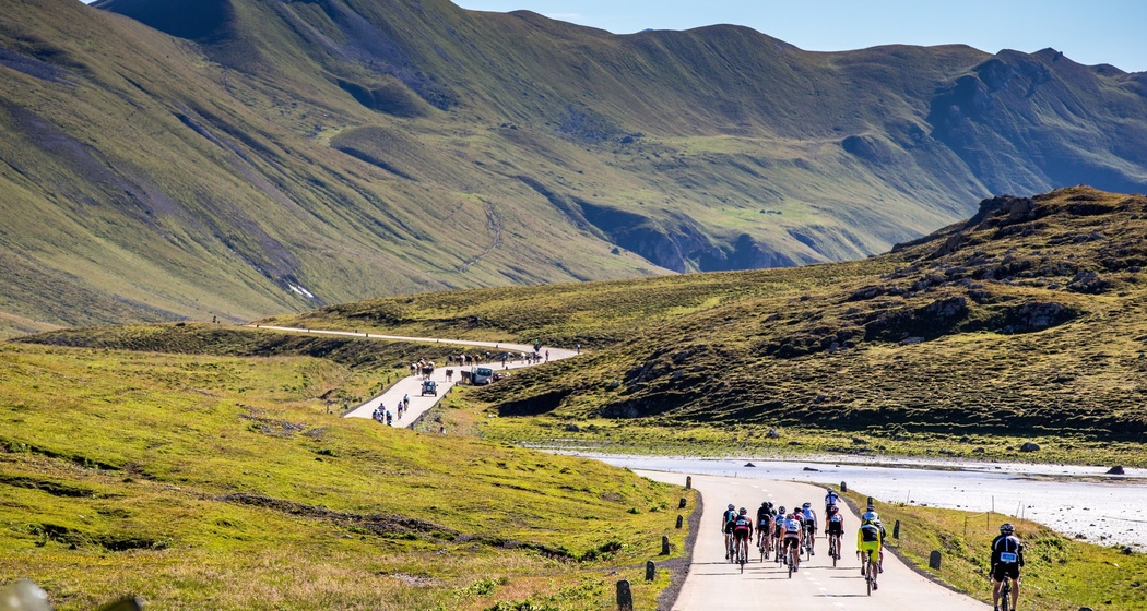 Teilnehmer der Alpen Challenge am Albulapass.