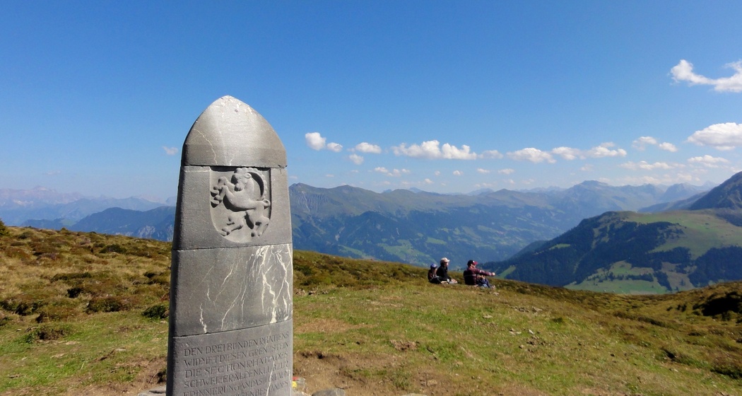 739 Dreibündenstein Panoramaweg (oua_19917238_image)