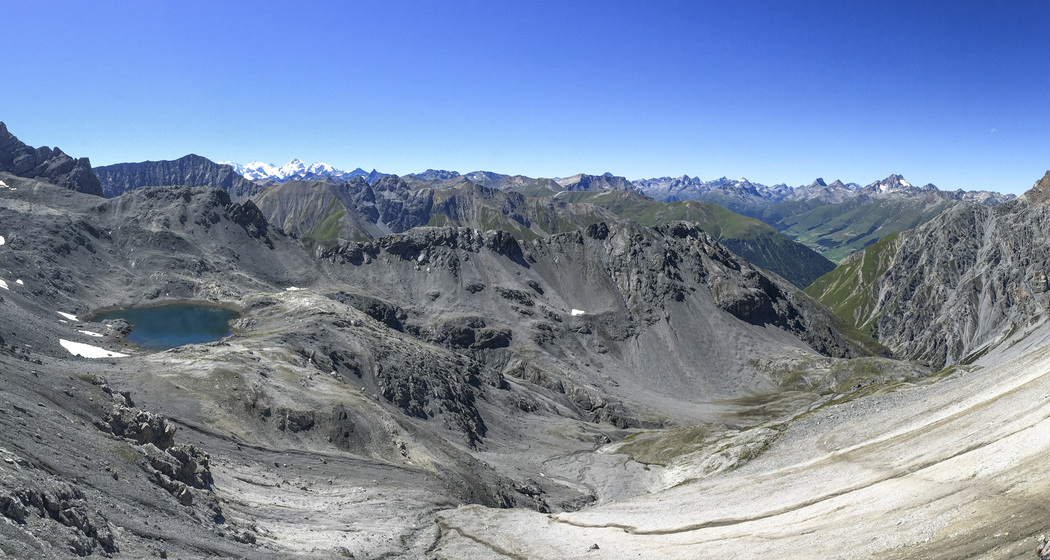 Die Fuorcla Val Sassa bietet einen wunderbaren Blick zum Lai da Müschauns und zur Berninagruppe.