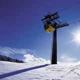 Mit der Gondelbahn gehts hinaf auf den Berg.