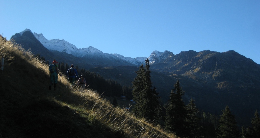 Aufstieg in der Morgensonne