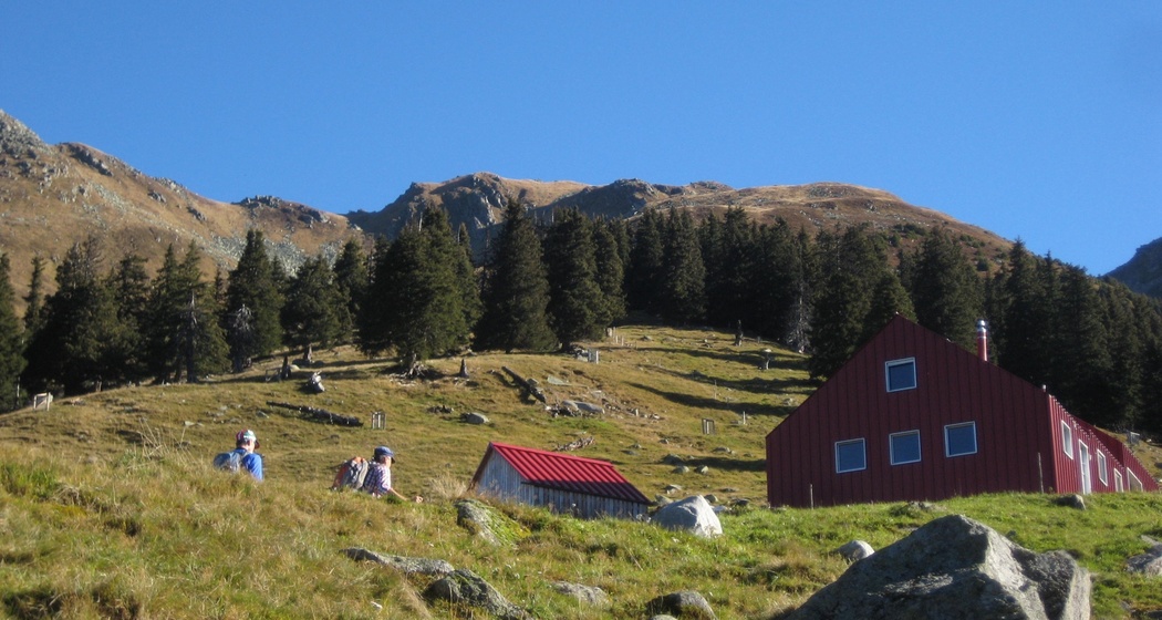 Alp Puzzetta mit Piz Ault Wintergipffel