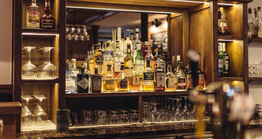 Apero Bar Hotel Spescha