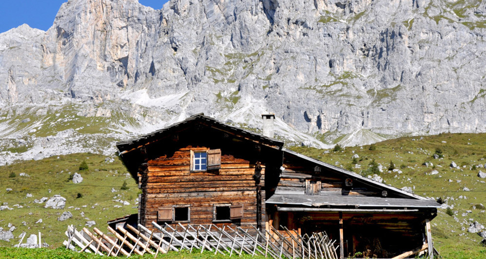 Maiensäss auf dem Weg zum Partnunsee