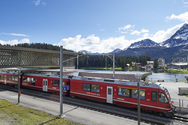 Die Rhätische Bahn im Bahnhof Arosa
