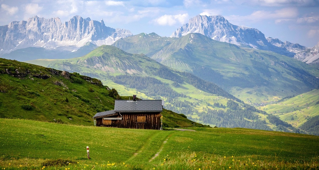 Vom Heuberg aus bietet sich ein imposanter Blick in den Rätikon