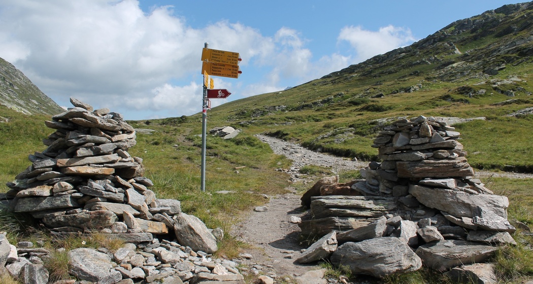 Abzweigung auf dem Passo dell`uomo