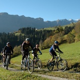Biker am Heinzenberg mit Piz Beverin