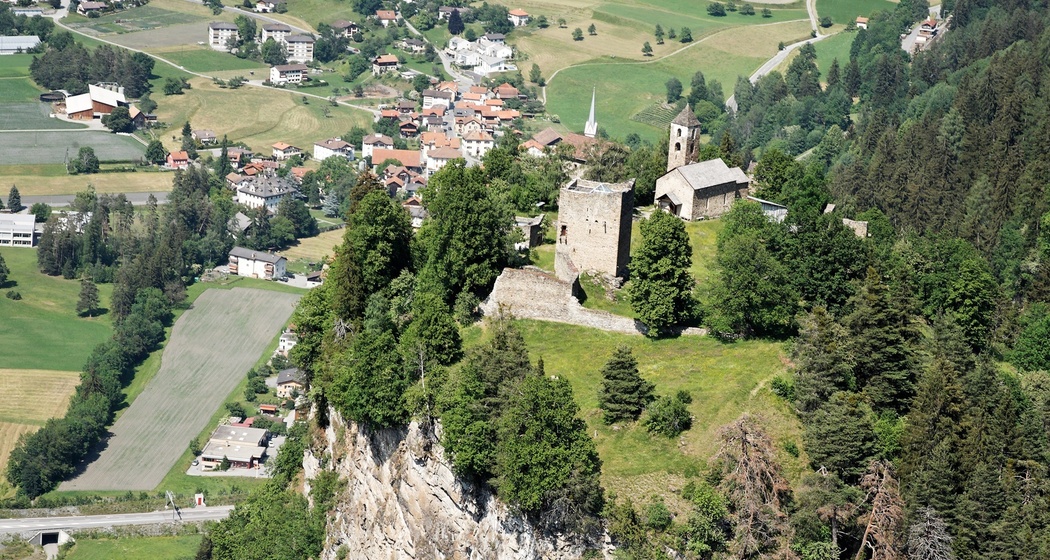 Hohen Rätien mit Sils im Hintergrund