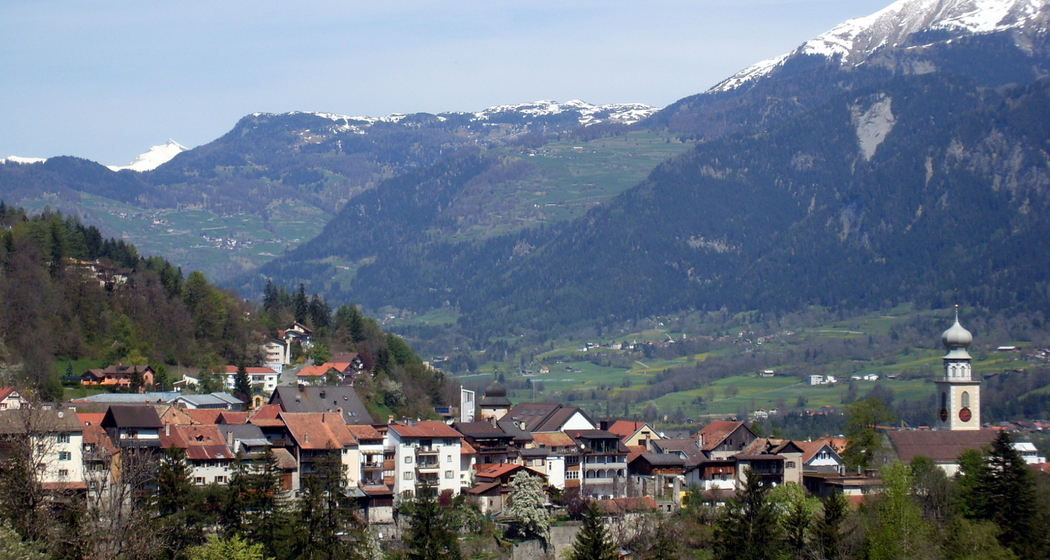 Thusis mit Blick ins Domleschg