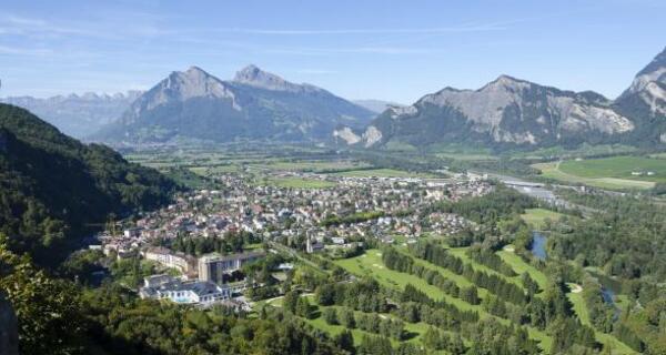 Blick während der Wanderung auf Bad Ragaz