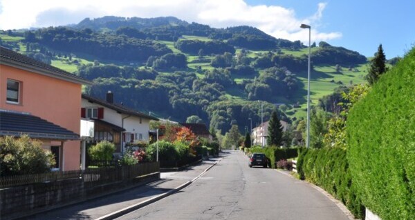 Durch Flums mit Blick auf den Flumserberg