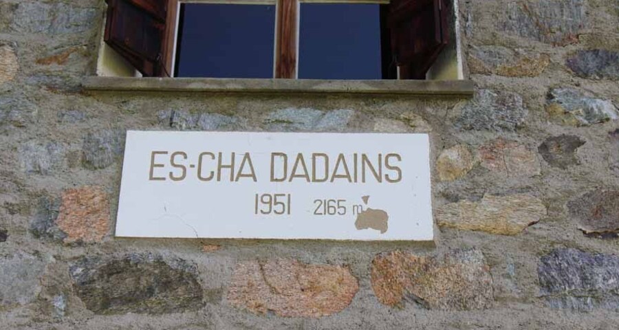 Es-cha Dadains