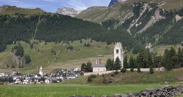 Blick von der Kirche San Gian nach Marguns