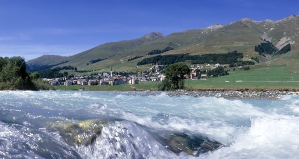 Blick über den Inn nach Zuoz