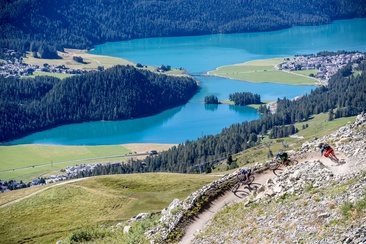 WM Flow Trail with view of the Champfèr and Silvaplana lakes