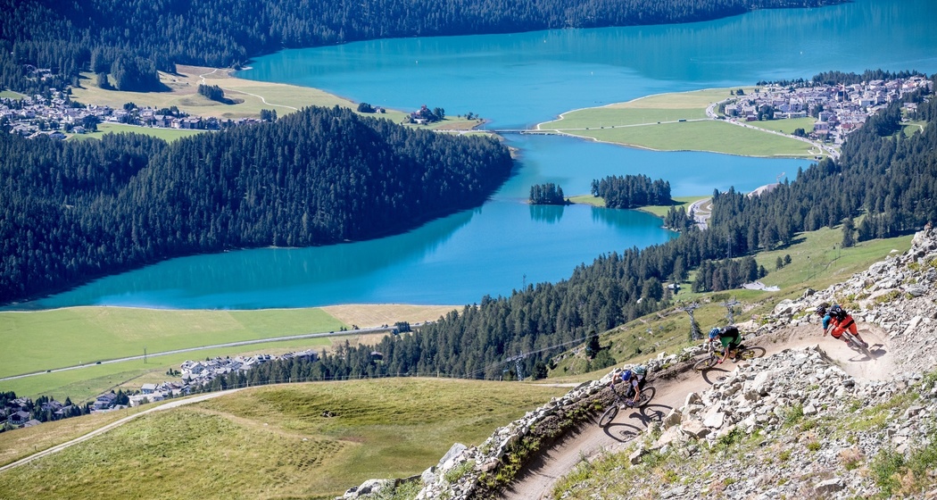 WM Flow Trail mit Blick auf den Champfèrer- und Silvaplanersee