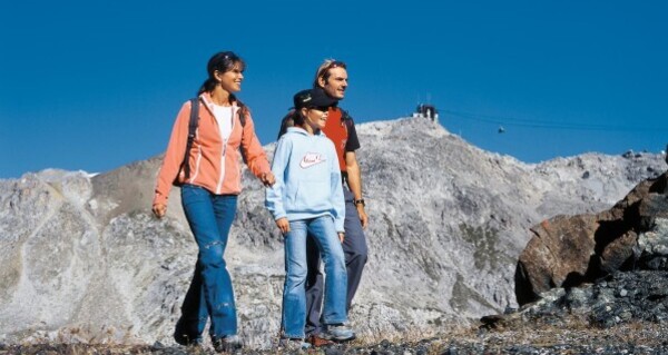 Wandern hoch über Davos