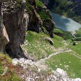 Blick ab Camona zum Panixer-Pass hinunter