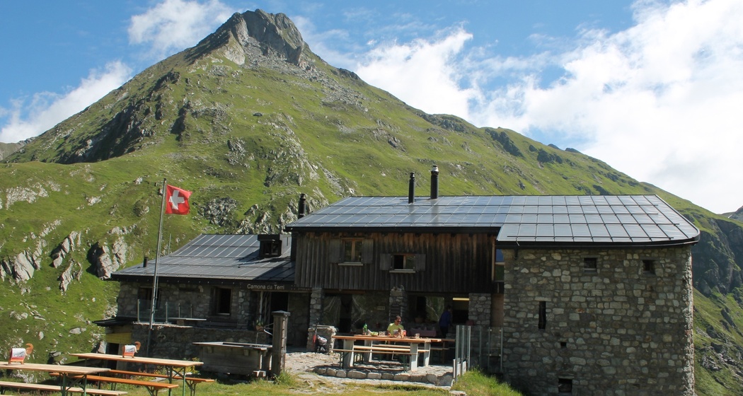 Ein Platz vor der Hütte